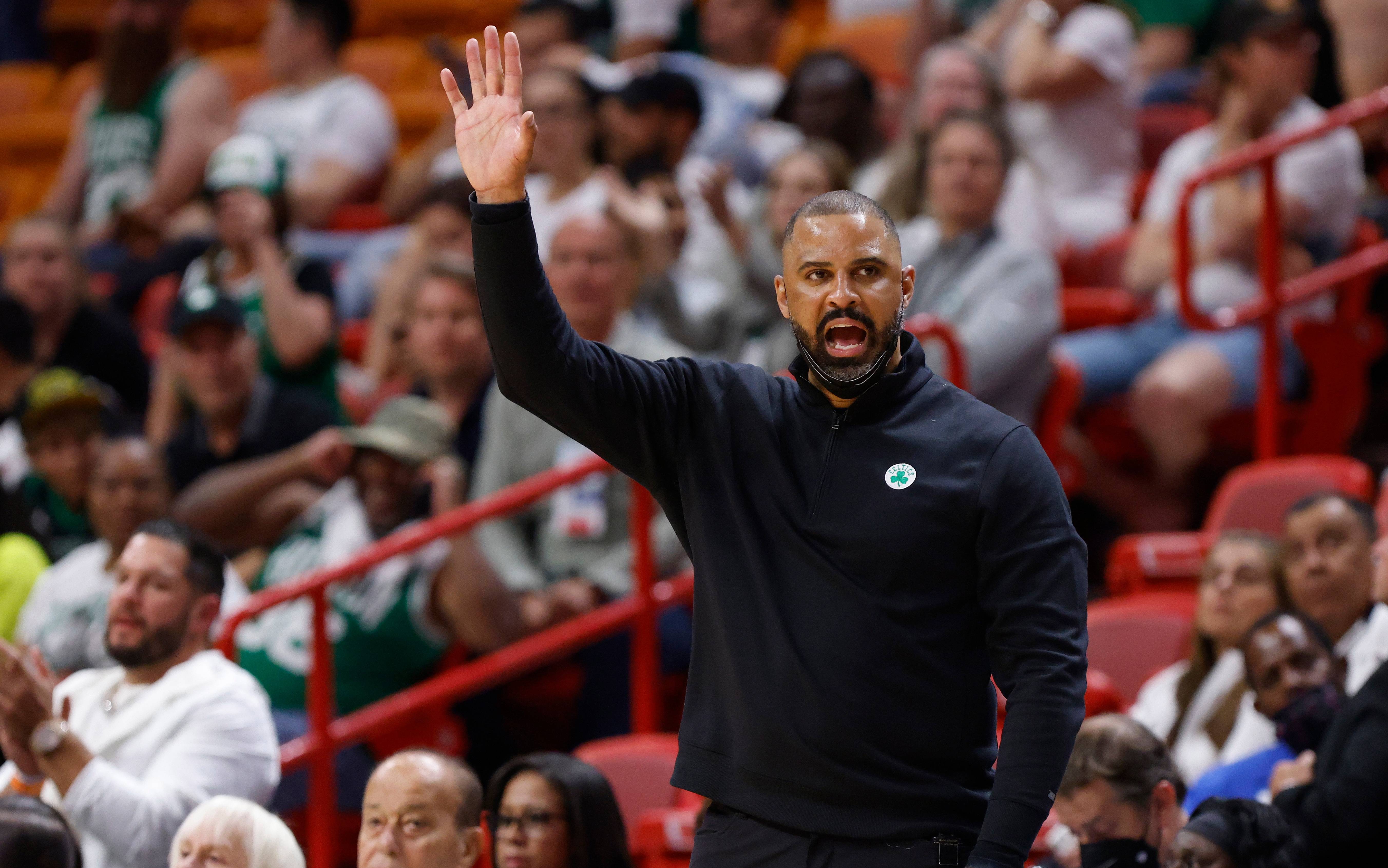 开云app-关于纳达尔技术犯规送分，凯尔特人主帅怒摔战术板！的信息