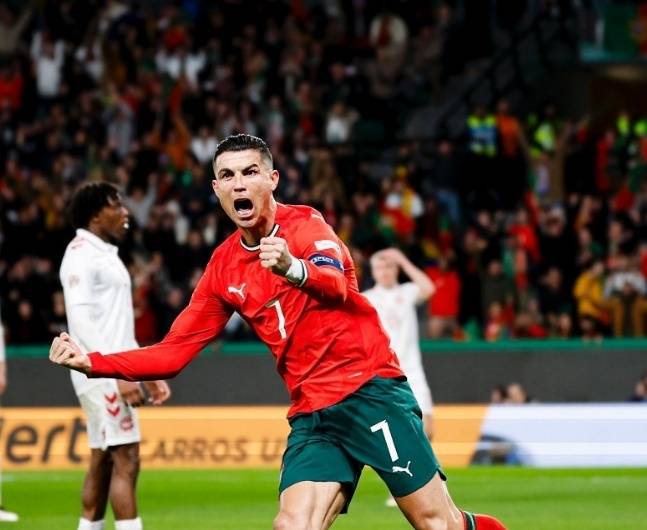 开云app-C罗官方宣布重返赛场新规，切尔西引发争议！全场沸腾不已的简单介绍